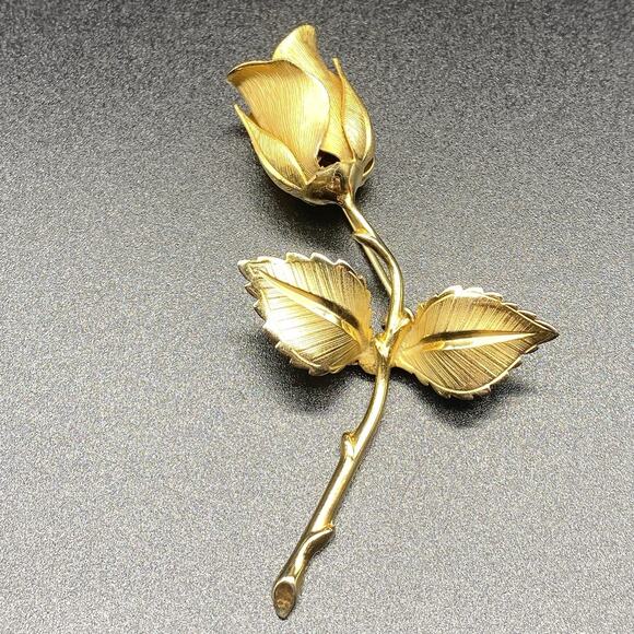 Vintage Gold Tone Rose Brooch Pin Signed Giovanni Textured Flower - Picture 1 of 5